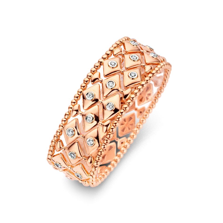 The Hulchi Belluni Tresore 18K Rose Gold Diamond Bracelet features a quilted pattern with round brilliant diamonds in each section, beaded edging on both sides, and a total diamond weight of 2.20 CTW.