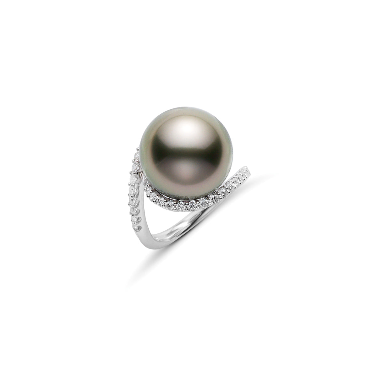 The Mikimoto 18K White Gold Diamond with Black South Sea Pearl Ring showcases a splendid South Sea Black Pearl at its center, complemented by a gracefully curved band adorned with round diamonds, exuding an elegant and sophisticated design in 18 karat white gold.