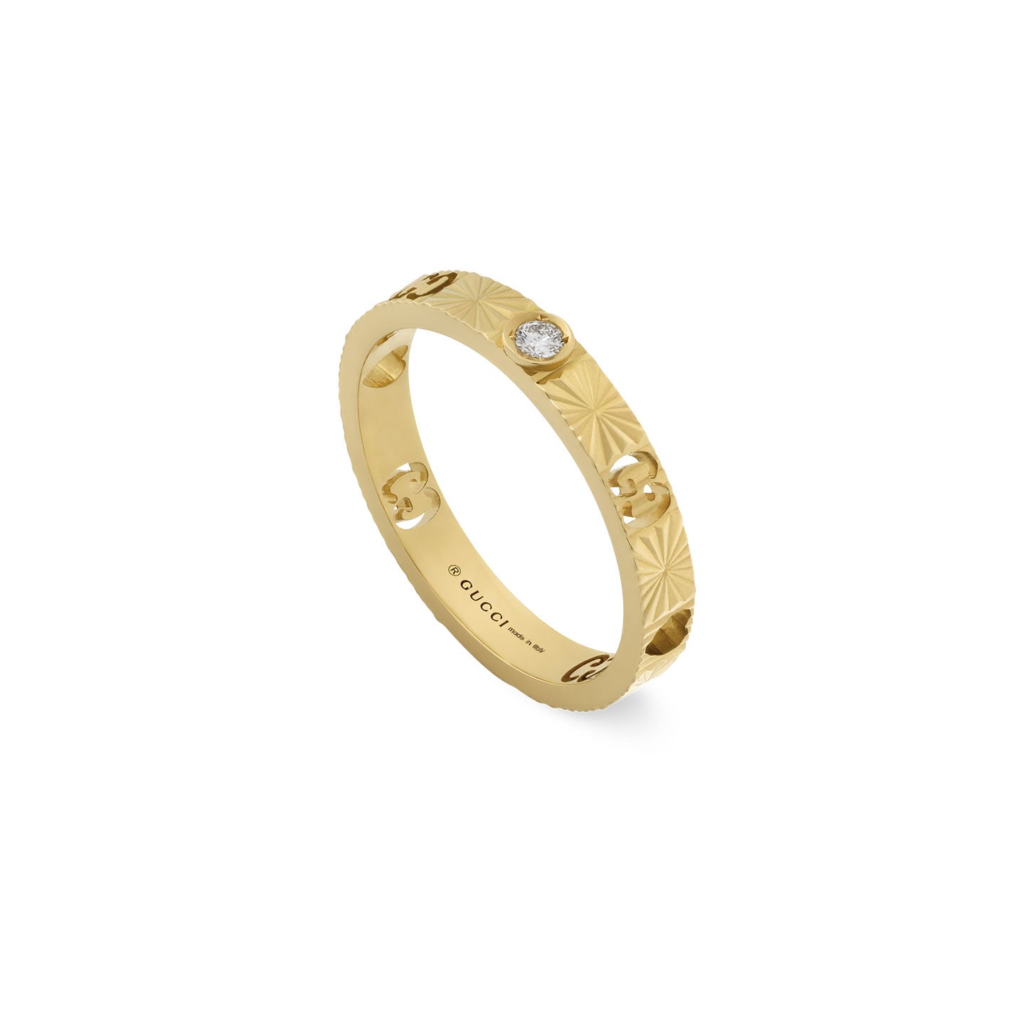 The Gucci Icon Heart 18K Yellow Gold Diamond Ring by GUCCI Fine Jewellery features the renowned GG motif, highlighted by a central diamond, offering a touch of elegance and sophistication. Its polished finish amplifies its luxurious charm.