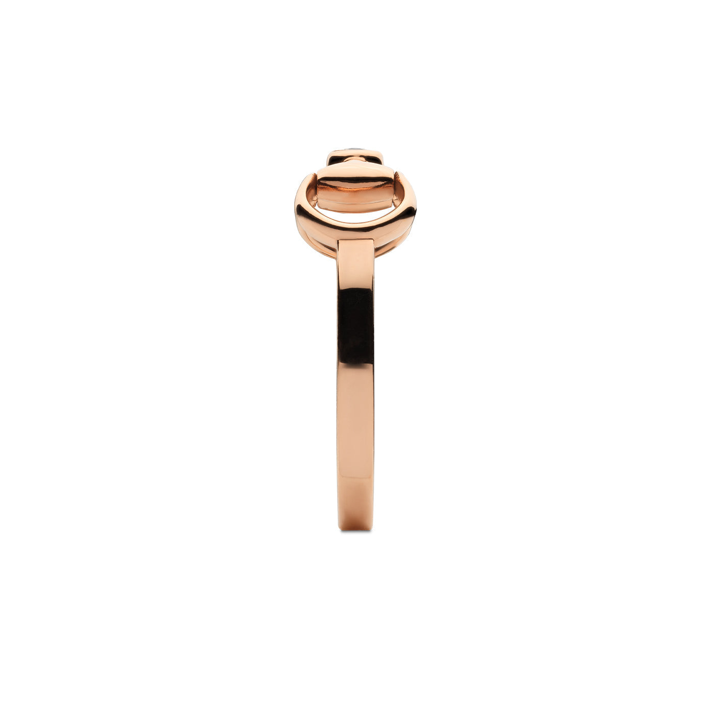 Crafted from 18k rose gold, the Gucci Horsebit 18K Rose Gold Diamond Ring by GUCCI Fine Jewellery showcases a minimalistic yet elegant design with its sleek band and circular detail inspired by Horsebit jewelry.