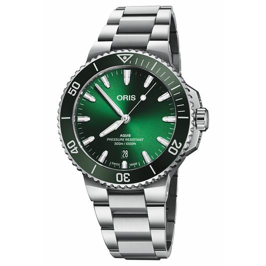 ORIS Aquis Date Calibre 733-1 Automatic Winding 41.5mm Watch featuring a green sunray dial, silver indices, a date window at six o’clock, and a stainless steel link bracelet.