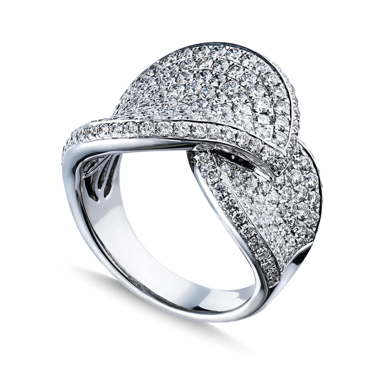 The Raffi&Co.® 18K White Gold Round Brilliant Diamond Fashion Ring showcases an intricate leaf design adorned with sparkling diamonds, offering elegance and luxury. Available in various sizes for a perfect fit, this stunning piece is reasonably priced to match its beauty.