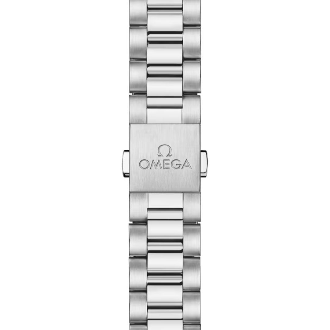 A close-up of the OMEGA Seamaster Aqua Terra 150M Co-Axial Master Chronometer 30mm Watch bracelet highlights its Omega-engraved clasp and a blend of polished and brushed links for a refined, sophisticated appearance.