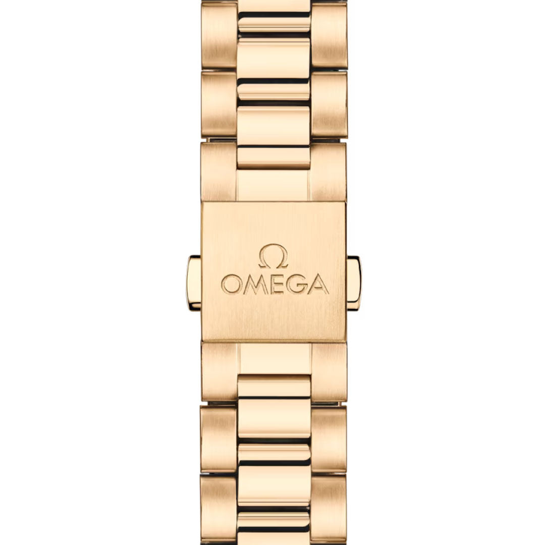 A close-up of the OMEGA Seamaster Aqua Terra 150M Co-Axial Master Chronometer 30mm watch bracelet, showcasing the engraved OMEGA logo and name on the clasp, finished in polished and brushed Moonshine gold.