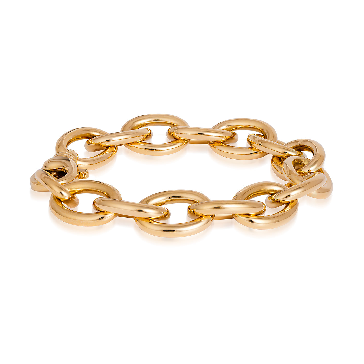 The Raffi&Co.® 18K Yellow Gold Link Bracelet displays its large, oval-shaped links in a circular arrangement on a white background, beautifully highlighting its polished and shiny surface.