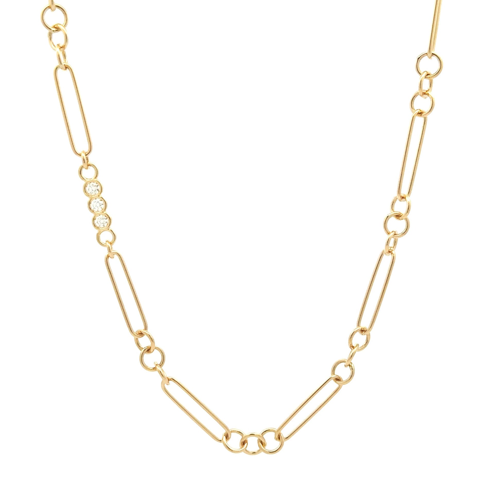 The Roberto Coin 18K Yellow Gold Diamond Alternating Oval and Round Link Chain Necklace features elongated oval links and three round diamonds totaling 0.19 TCW set together on one side. Length: 18".