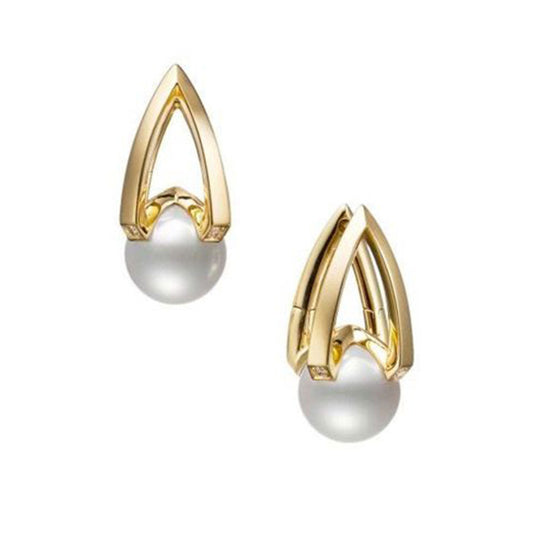 The Mikimoto 18K Yellow Gold Diamonds with Akoya Cultured Pearl Drop Earrings feature a geometric design, highlighted by a lustrous Akoya cultured pearl suspended in the center. The angular frame, crafted in 18K yellow gold, exudes a sleek and modern appeal.