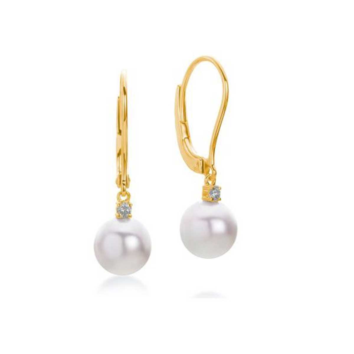 Mikimoto's 18K Yellow Gold Leverback Drop Earrings feature an Akoya cultured pearl complemented by a dazzling diamond accent.