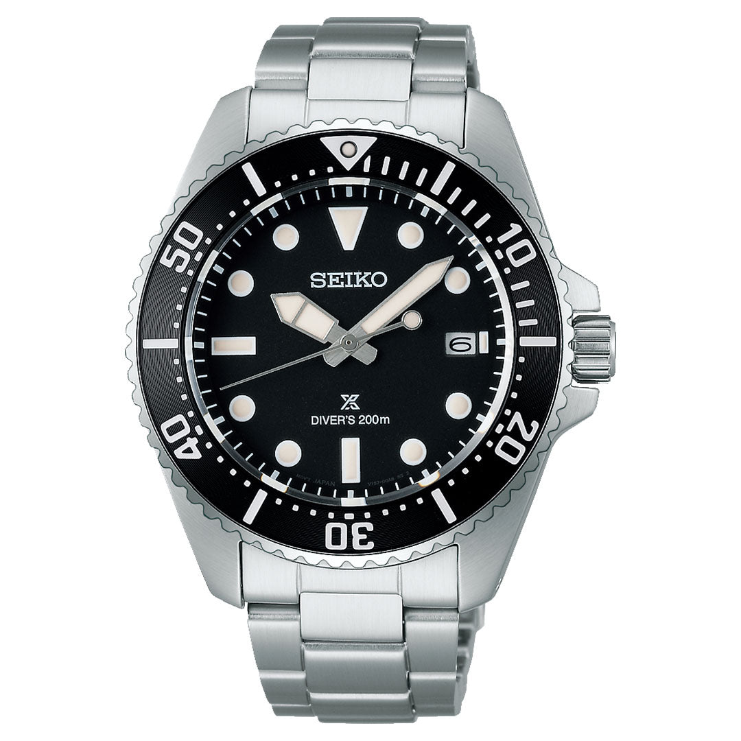 The Seiko Prospex Sea Solar 41mm Watch features a stainless steel band, black bezel and dial, luminous markers and hands, a date window at 3 o’clock, and is water-resistant up to 200 meters.