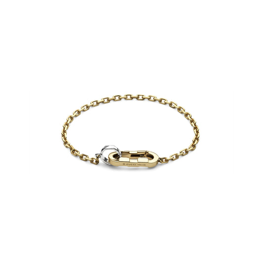 The Gucci 18K Yellow Gold Link To Love Chain Bracelet by GUCCI Fine Jewellery boasts an elegant design featuring an interlocking link closure and a distinctive central lock and key mechanism. Crafted in 18k yellow gold, the bracelet's intricate clasp adds to its sophisticated look, aligning with the refined aesthetic of the Gucci Link to Love collection. The piece is beautifully displayed against a plain white background.