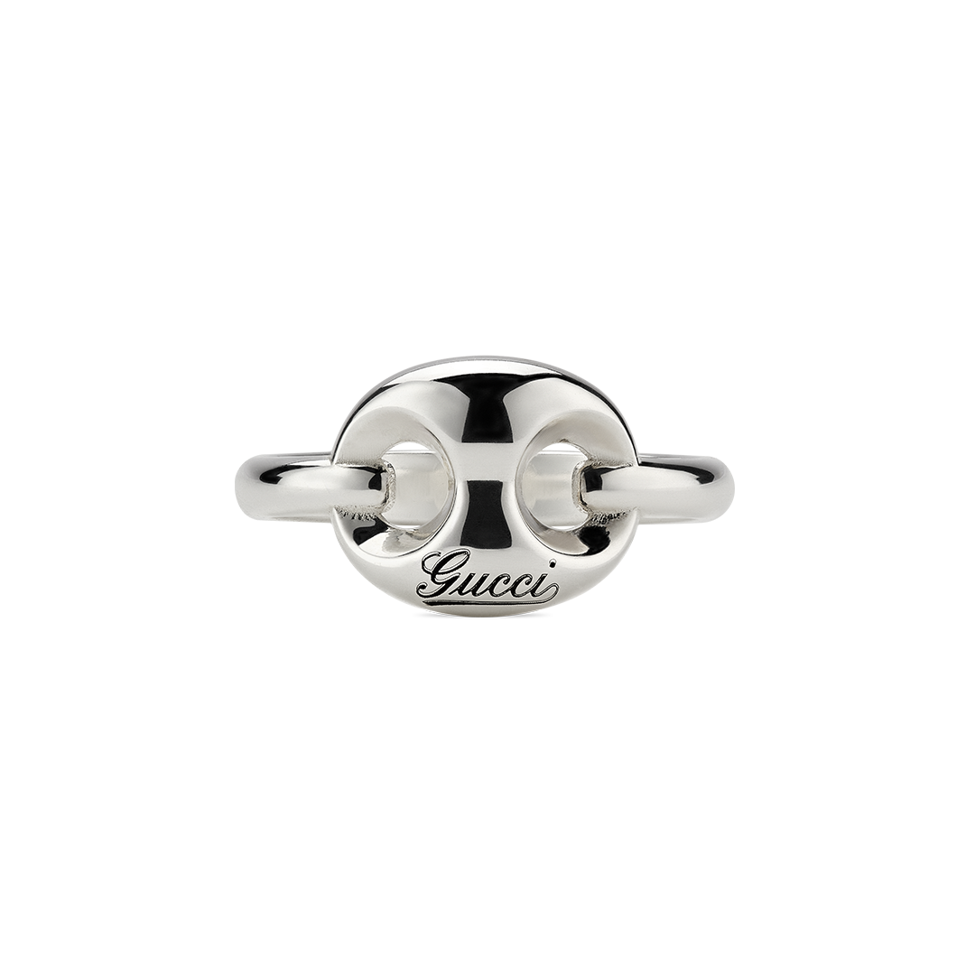 Gucci Marina Sterling Silver Chain Ring featuring a central oval link with a script logo engraving.