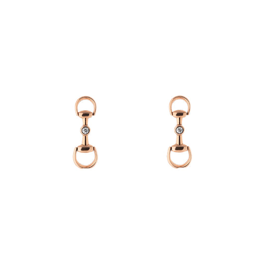 The GUCCI Fine Jewellery Horsebit 18K Rose Gold Diamond Drop Earrings feature round diamonds and a modern, geometric design inspired by the classic Gucci Horsebit style.