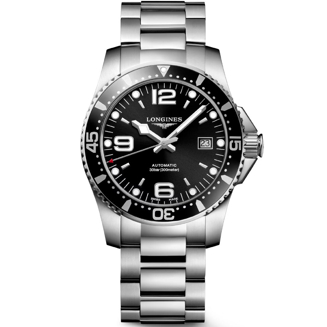 The Longines Hydroconquest Automatic 41mm Watch features a stainless steel case, black dial, silver hour markers, date window at 3 o’clock, unidirectional rotating bezel, and is presented on a metal bracelet.